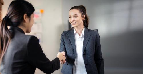 Lost Art Of Closing and the Secrets of Gaining Sales Commitments: A Non-Linear Approach